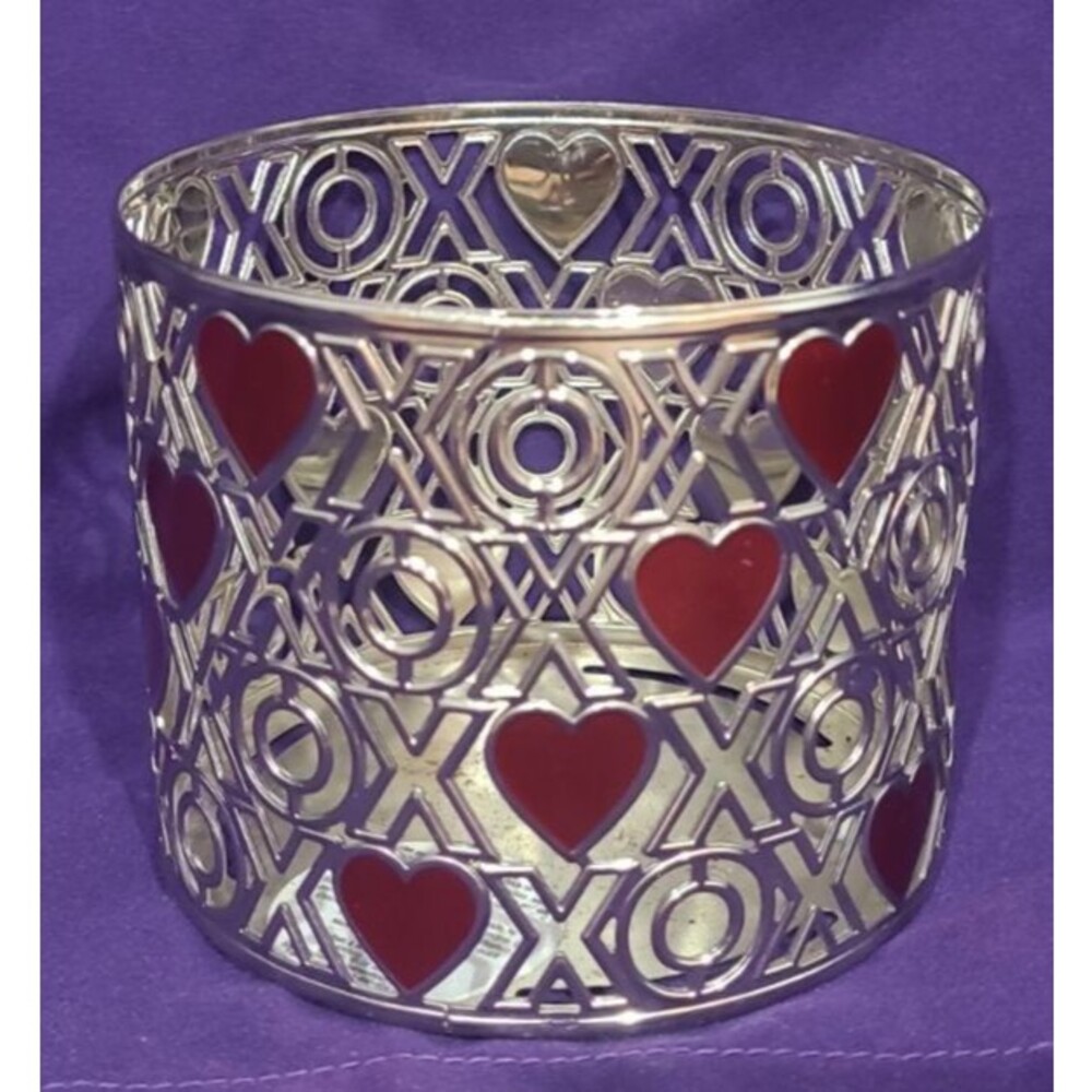 Bath & Body Works Valentine's Candle Sleeve Holder XOXO HEARTS 14.5 oz 3-Wick